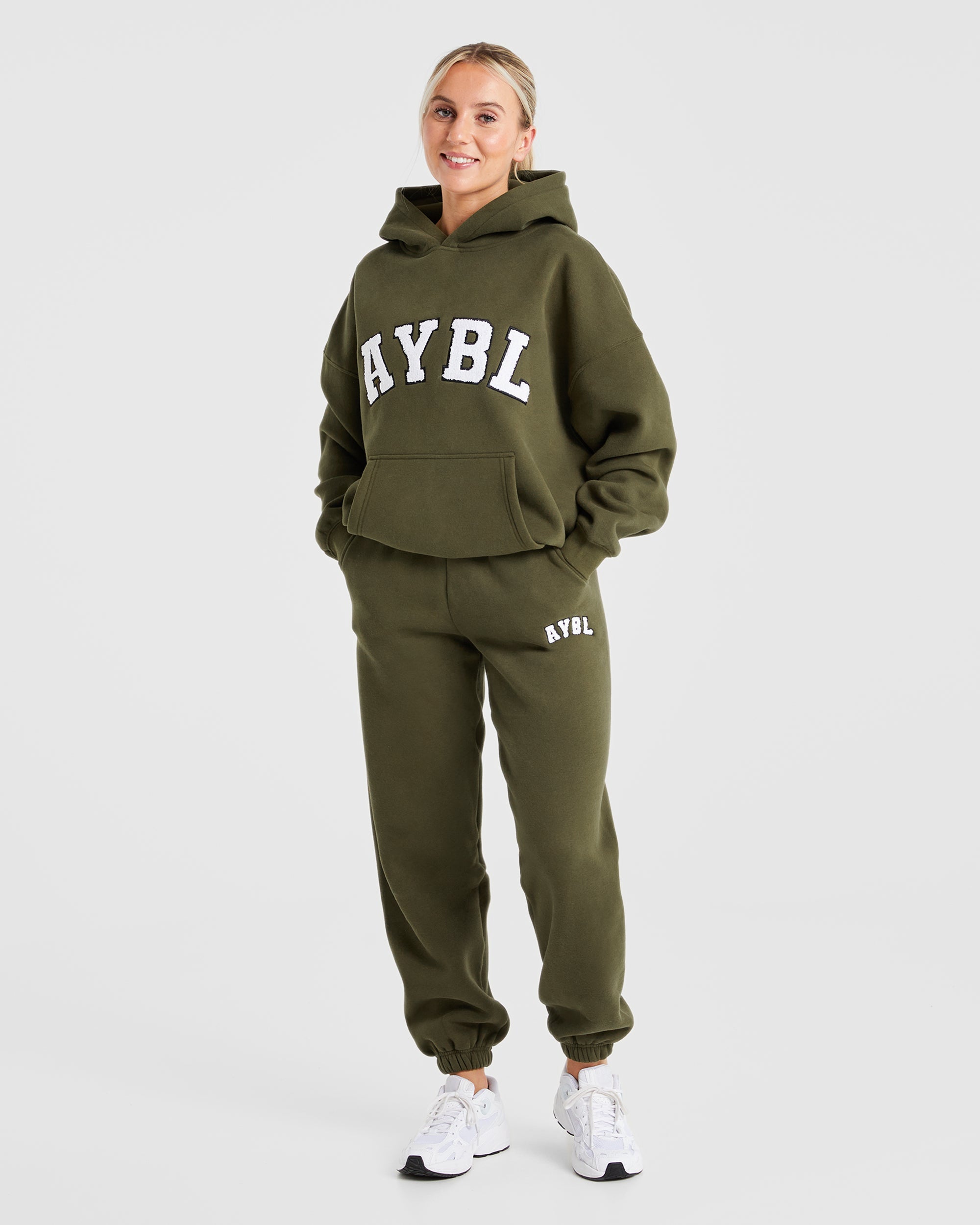 Übergroße Varsity-Jogginghose – Khaki