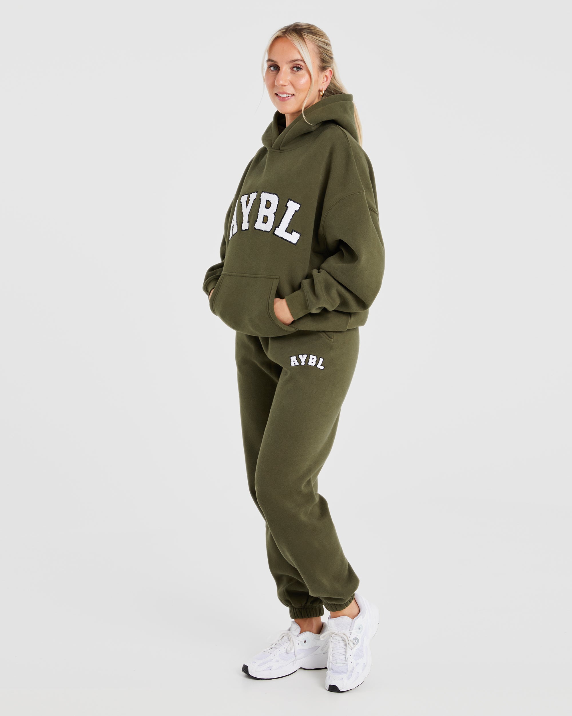 Übergroße Varsity-Jogginghose – Khaki