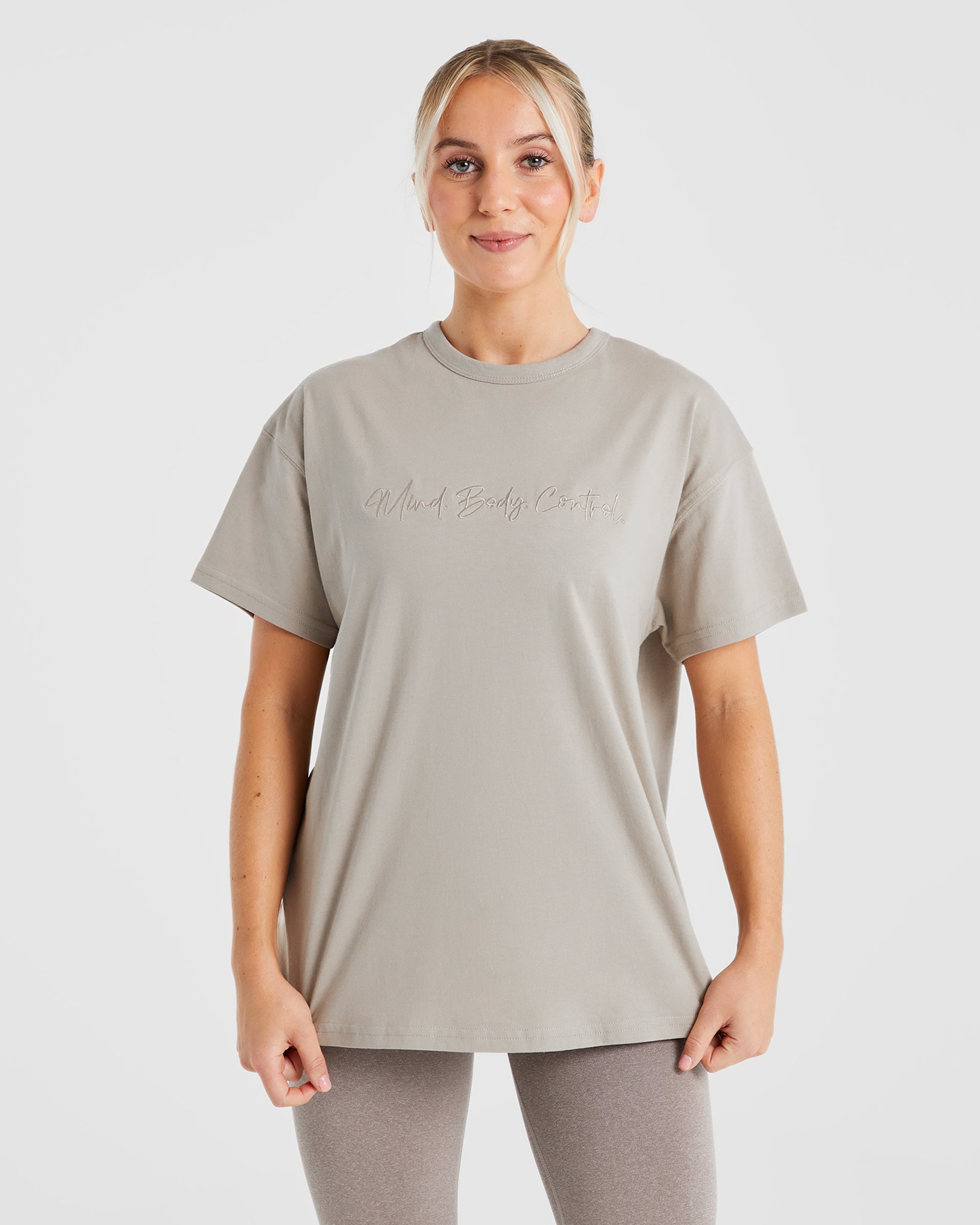 Mind Body Control Übergroßes T-Shirt – gedämpfte Eiche