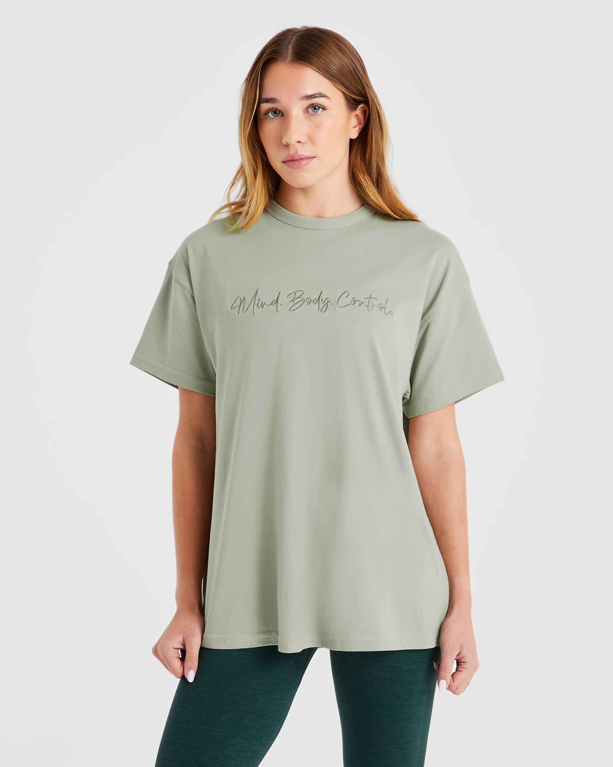 Mind Body Control Übergroßes T-Shirt – Oliv