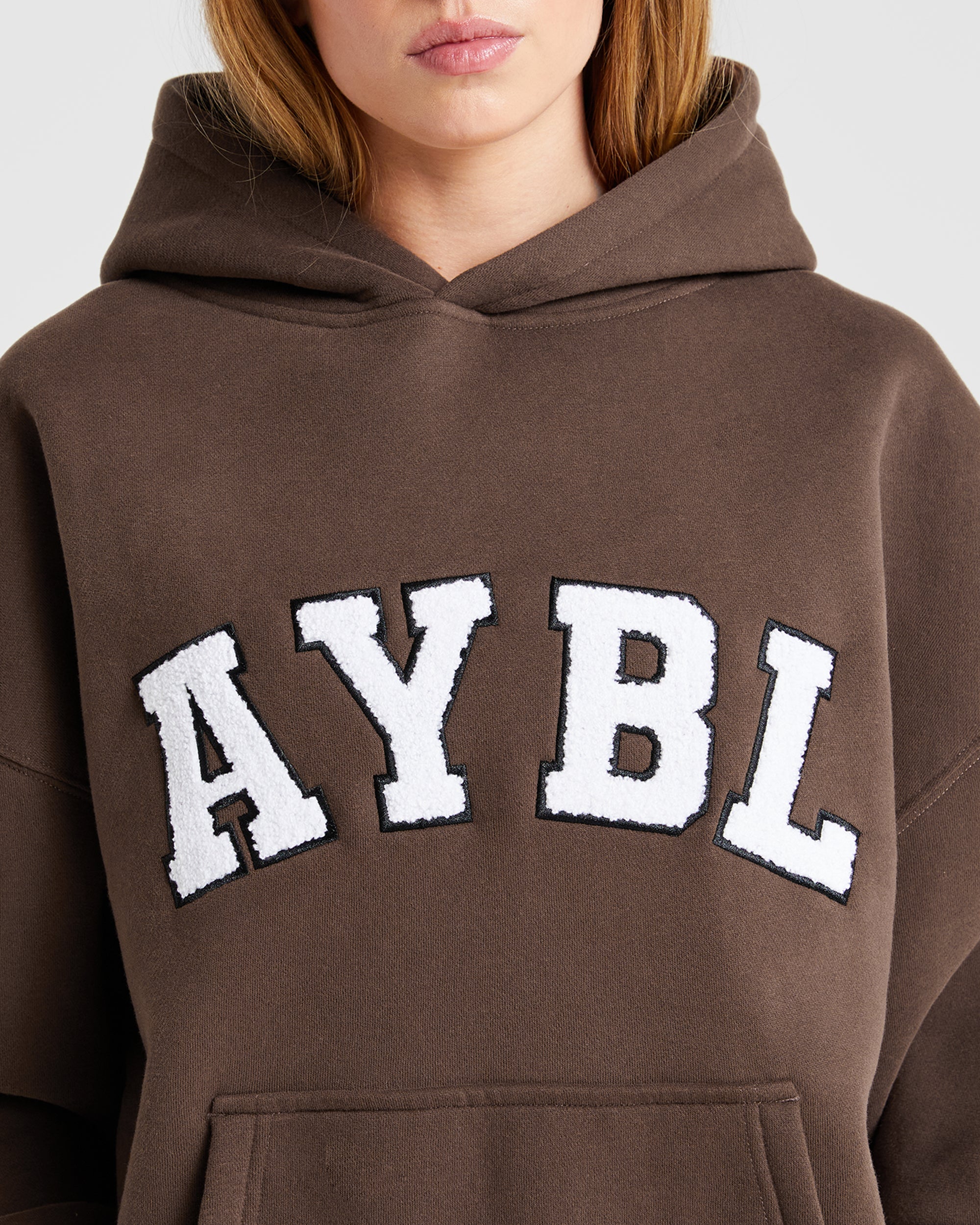 Übergroßer Varsity-Hoodie – Braun