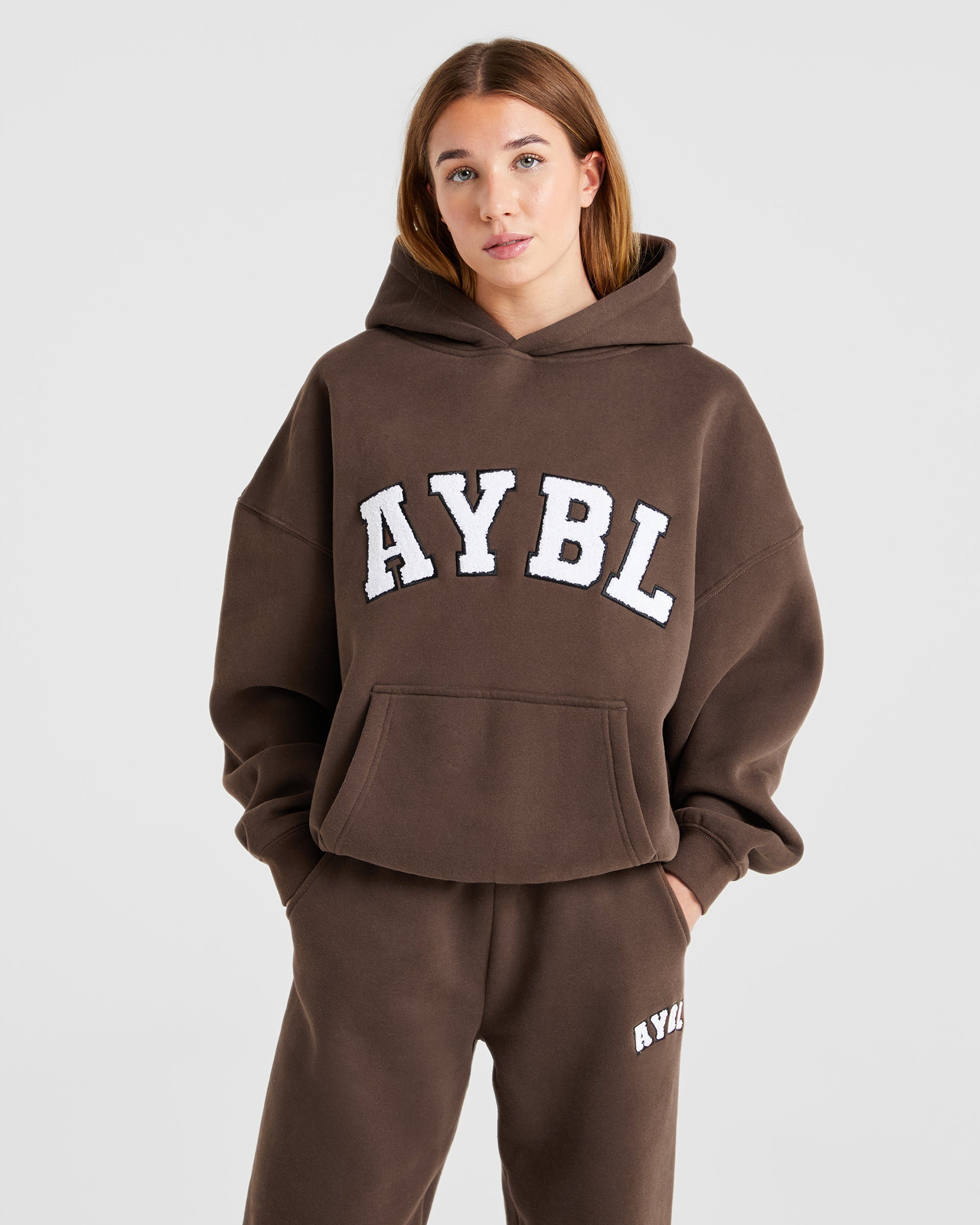 Übergroßer Varsity-Hoodie – Braun