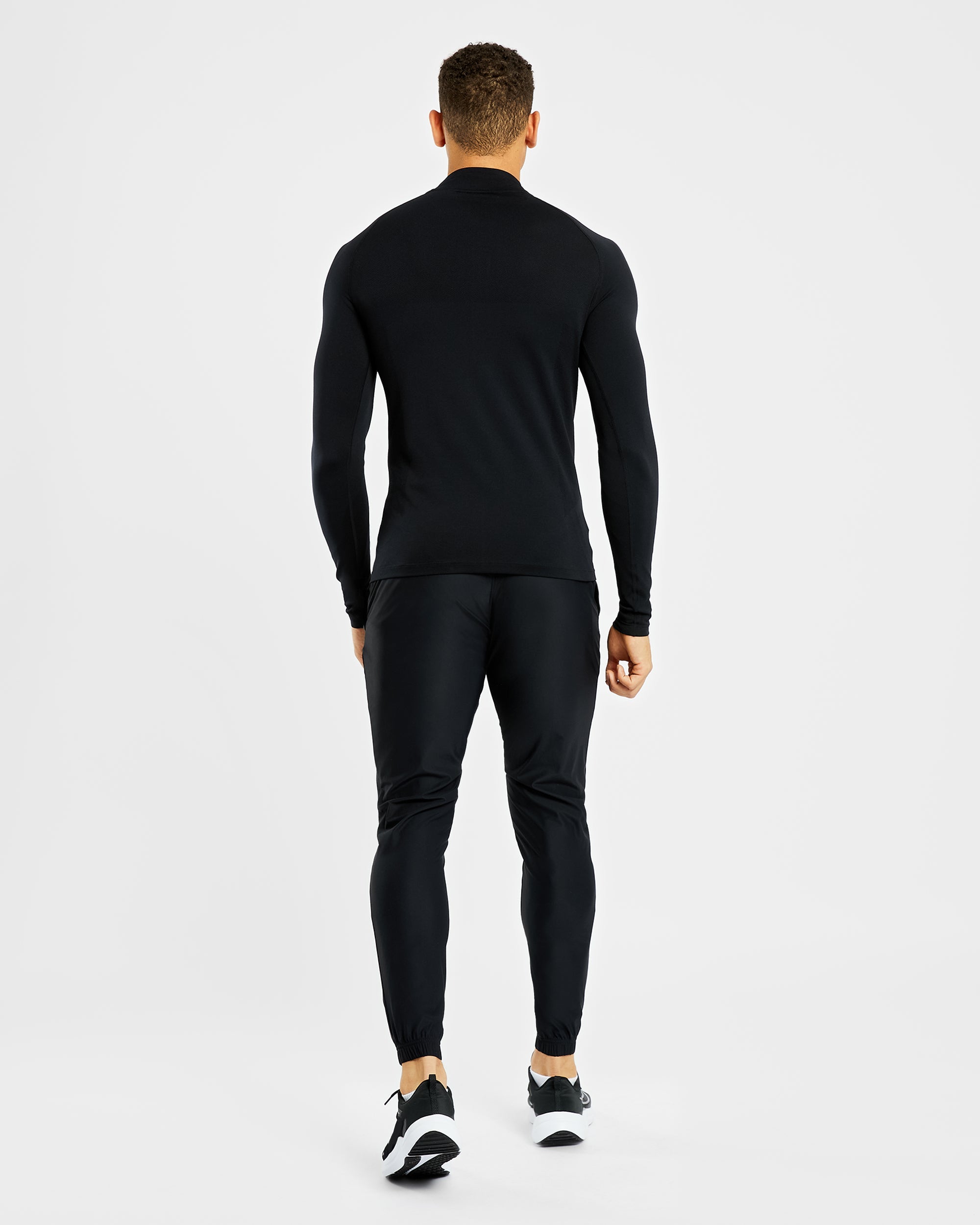 Essential Seamless 1/4 Zip Pullover – Schwarz