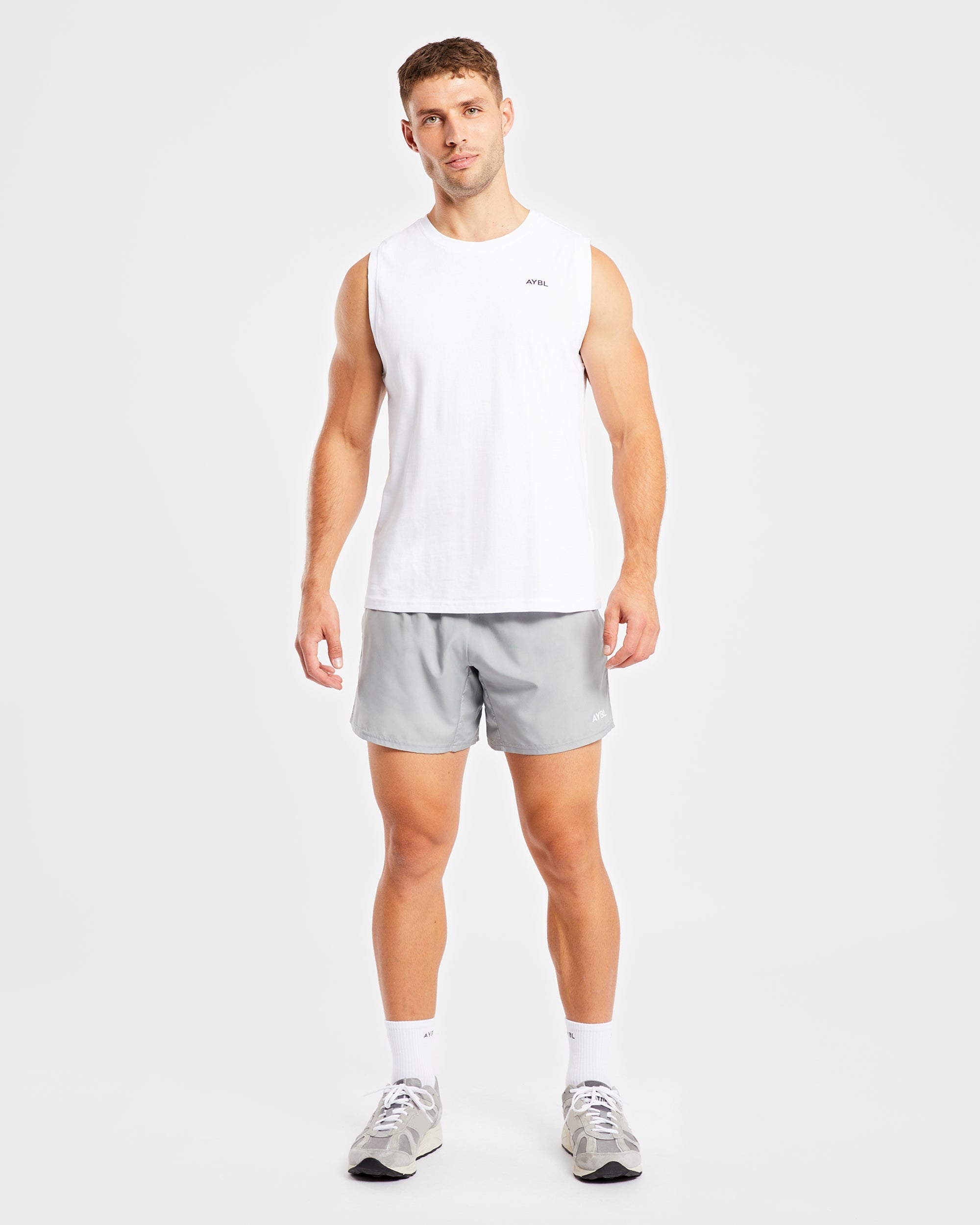 Core 5" Shorts – Grau