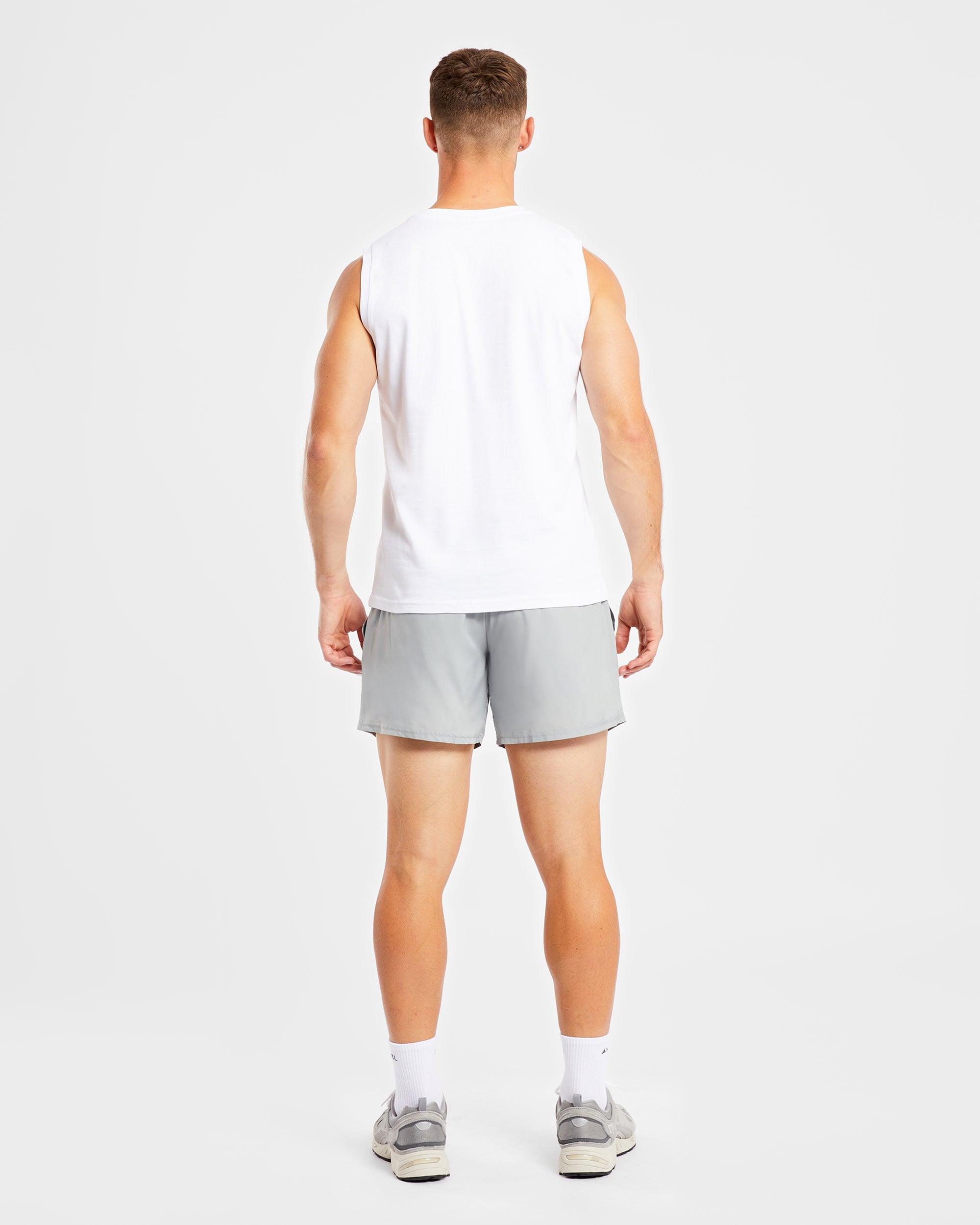 Core 5" Shorts – Grau