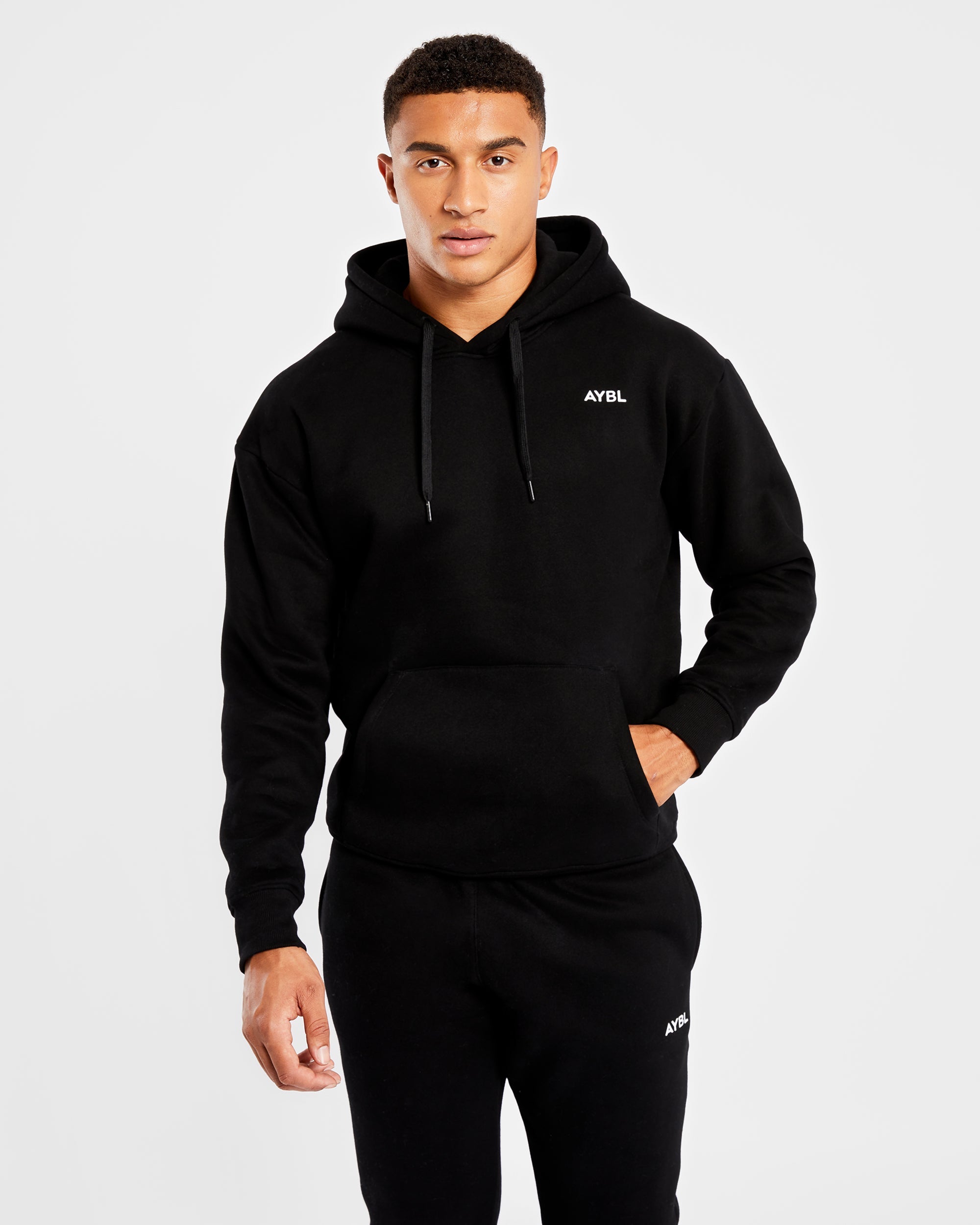 Essential Kapuzenpullover – Schwarz