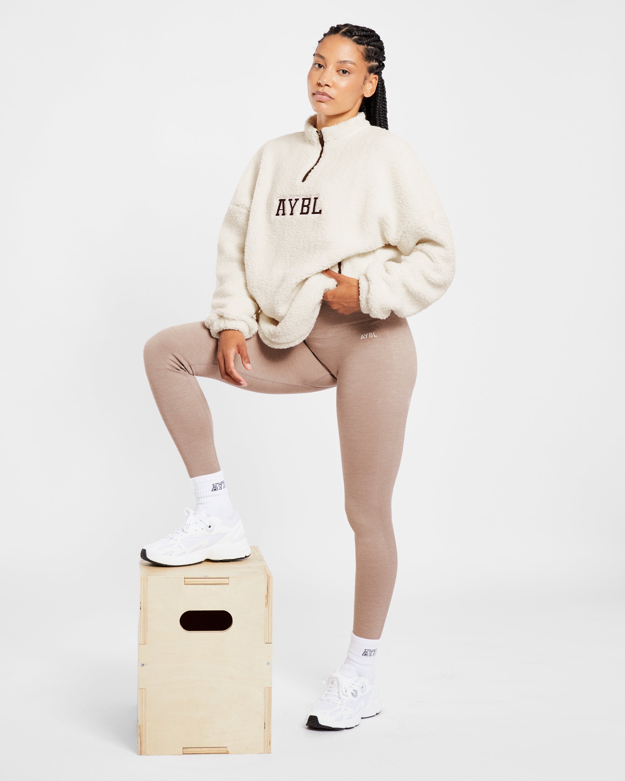 Übergroßes Varsity-Fleece – Creme