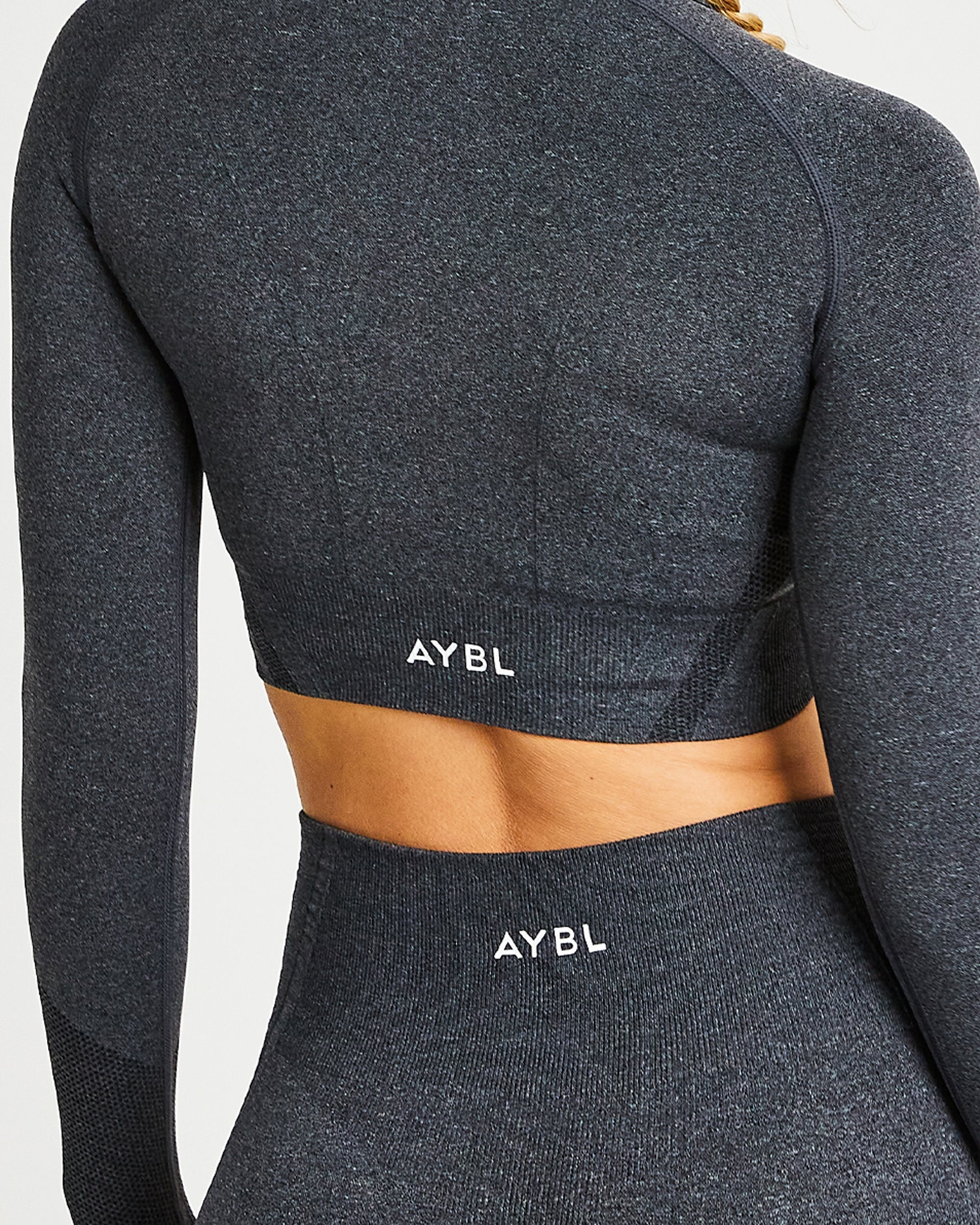 Balance V2 Seamless Long Sleeve Crop Top - Speckle Black