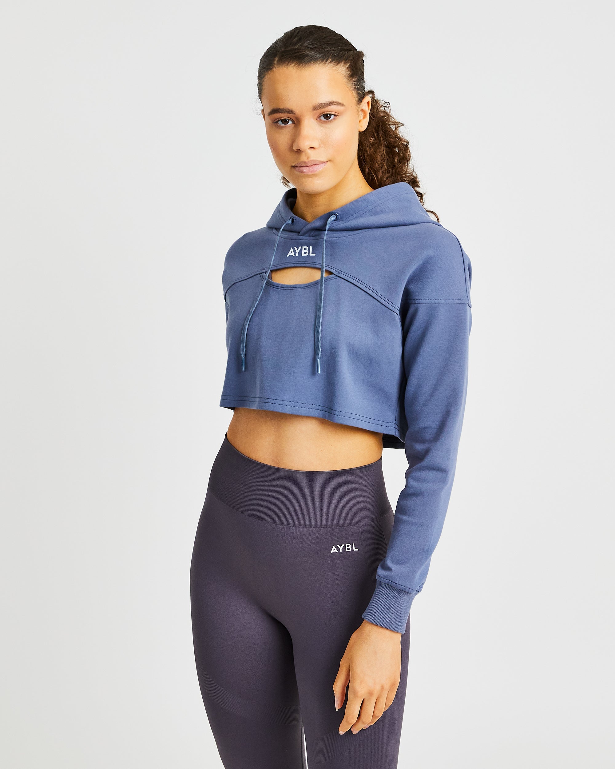 Everyday Cutout Crop Hoodie – Schieferblau