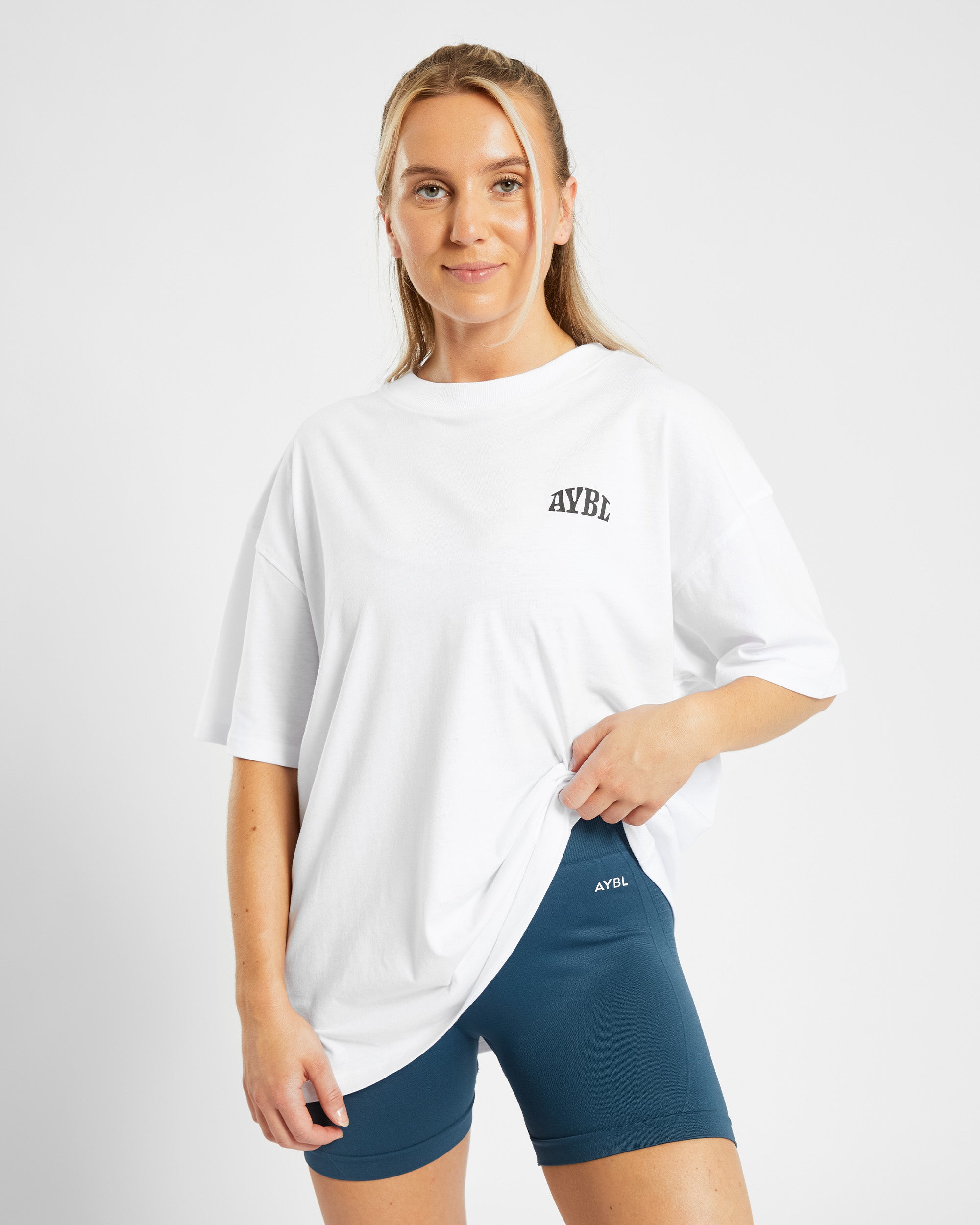 Mind Over Matter Übergroßes T-Shirt – Weiß